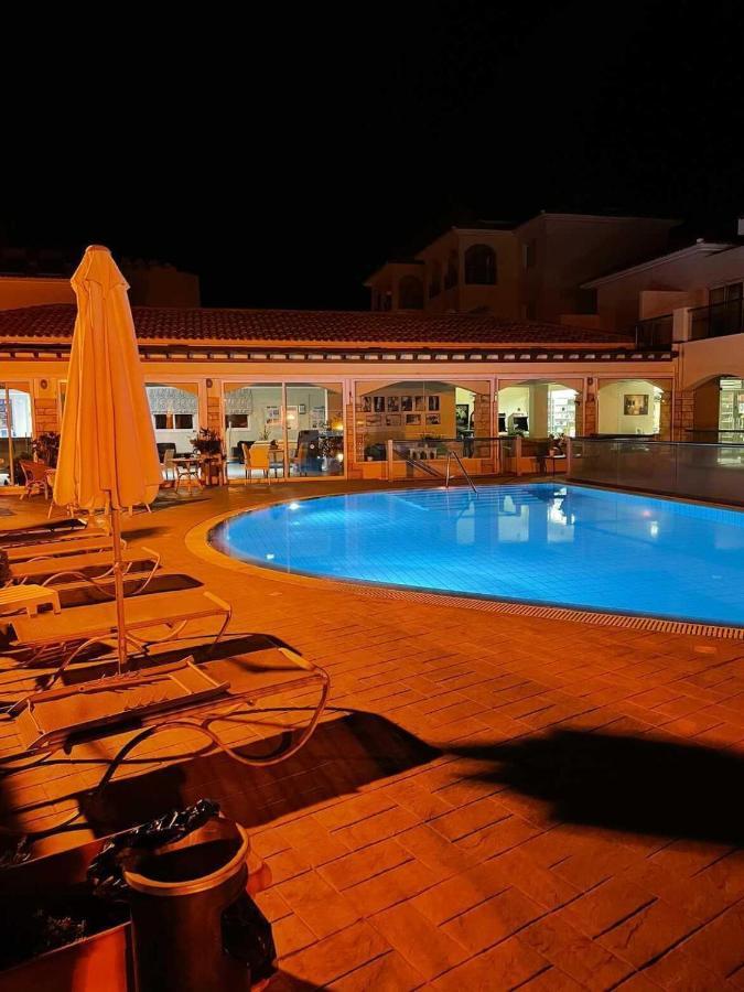 Cozy 2 Bedrooms Apartment In Complex With Swimming Pools And Beautiful View بافوس المظهر الخارجي الصورة