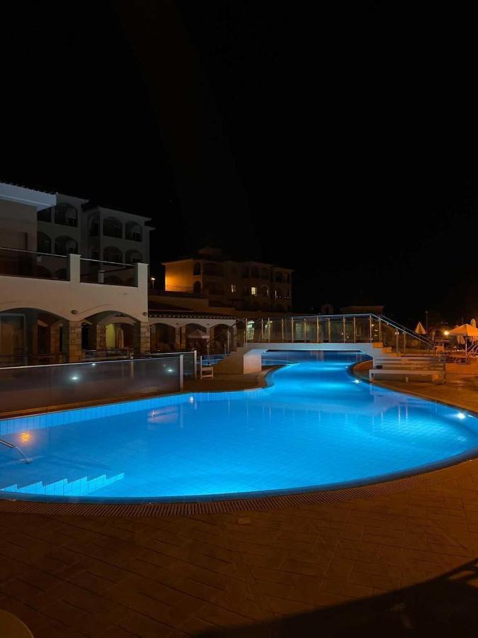 Cozy 2 Bedrooms Apartment In Complex With Swimming Pools And Beautiful View بافوس المظهر الخارجي الصورة